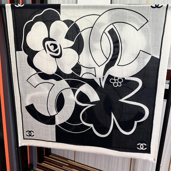 Chanel double c cashmere long scarf - Picture 2 of 9